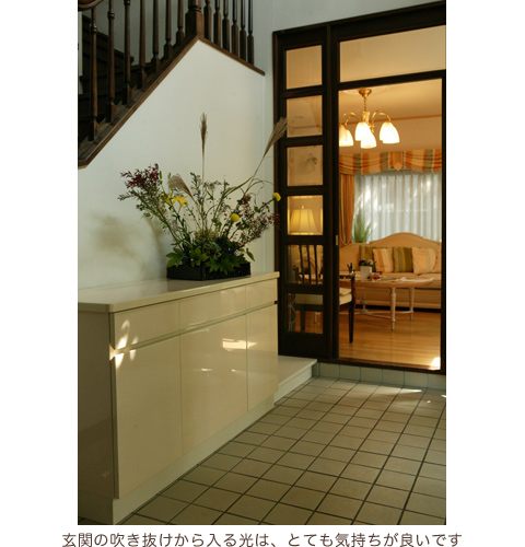 �������i